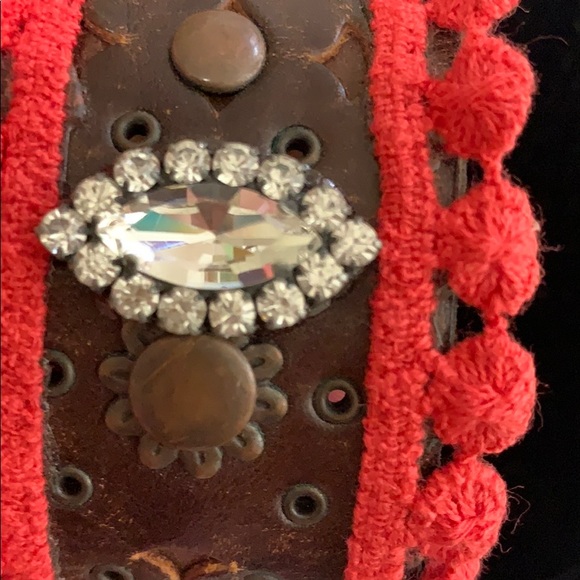 ⭐️Adorned Crown artisan assemblage Vintage leather coral bling cuff bracelet - Picture 4 of 8